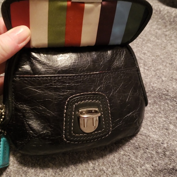 Coach black leather wristlet pouch - Picture 4 of 6